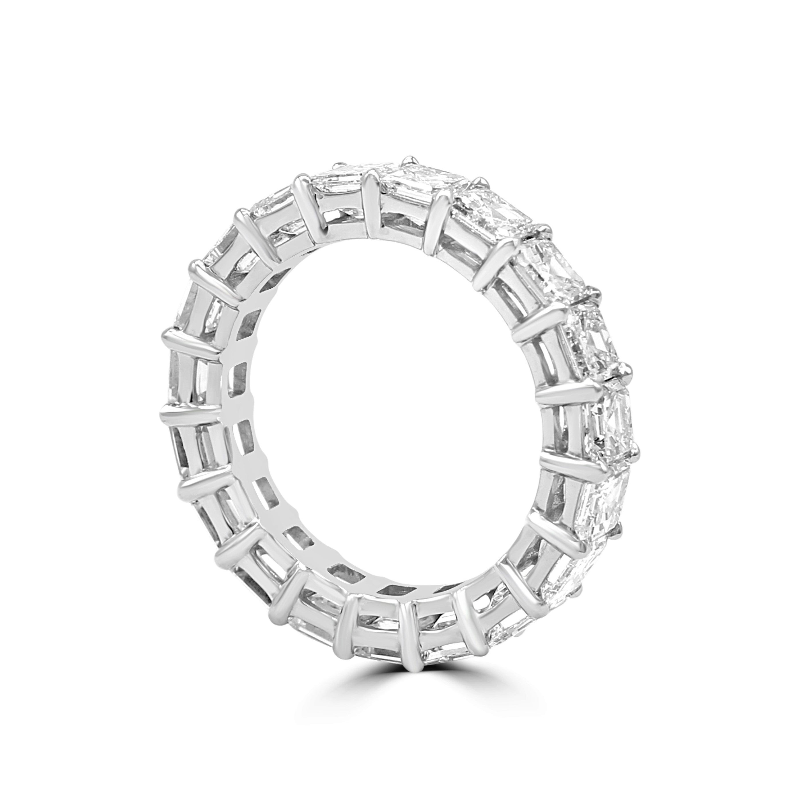 Asscher-Cut diamonds set in an all around eternity. Side View