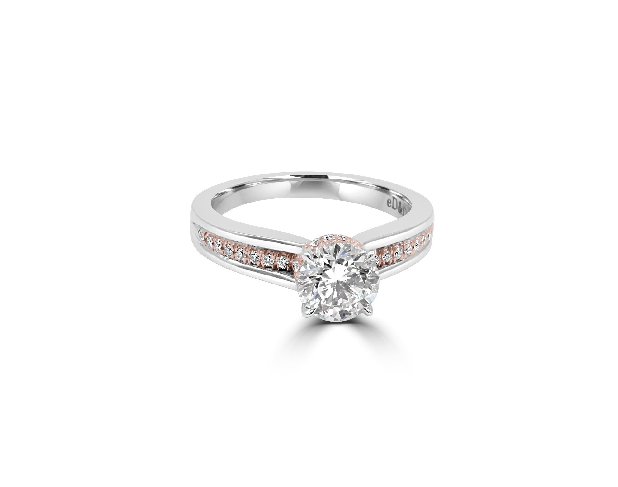 Two-tone gold with diamonds at varying heights, emphasizing the center at the top.