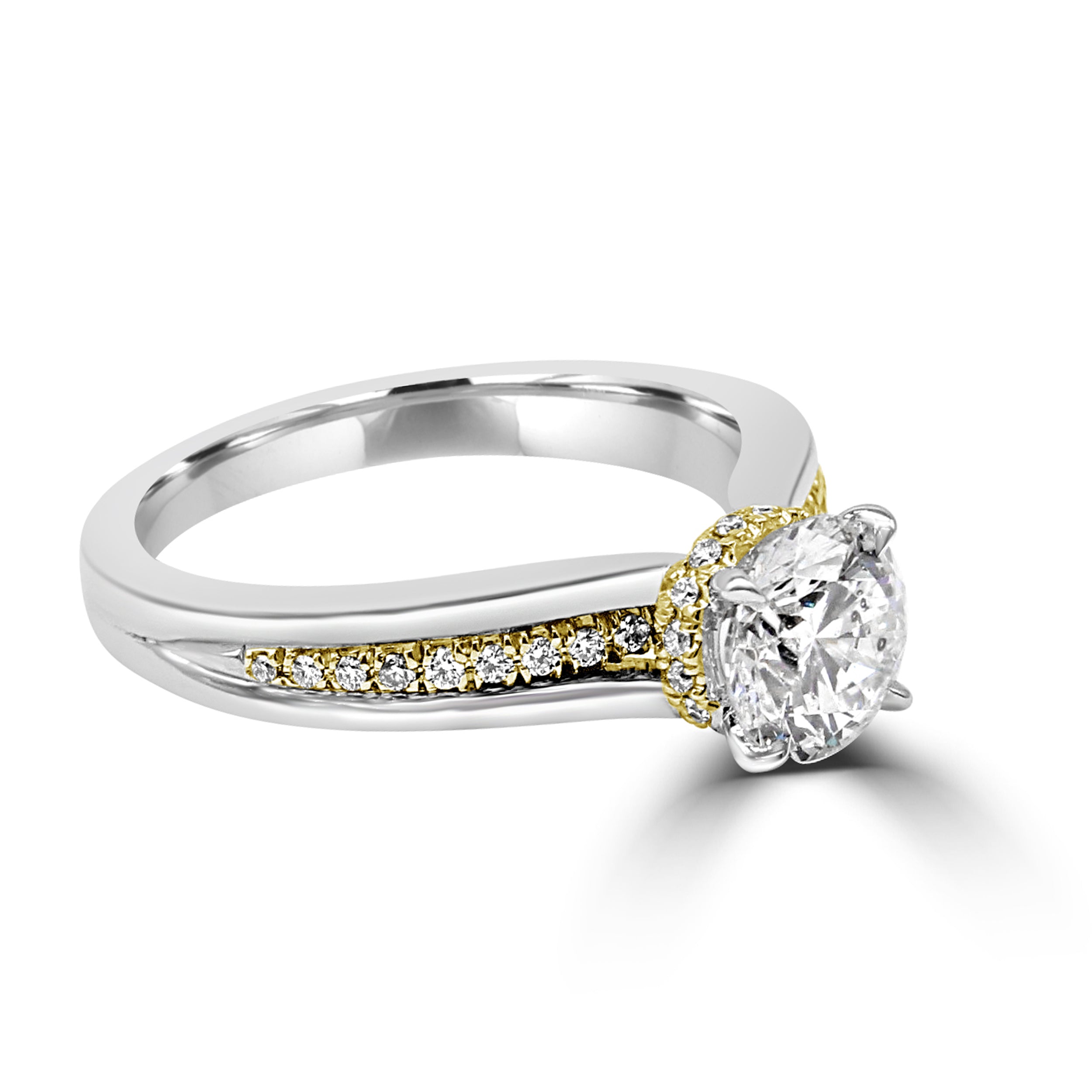 Two-tone gold with diamonds at varying heights, emphasizing the center at the top.